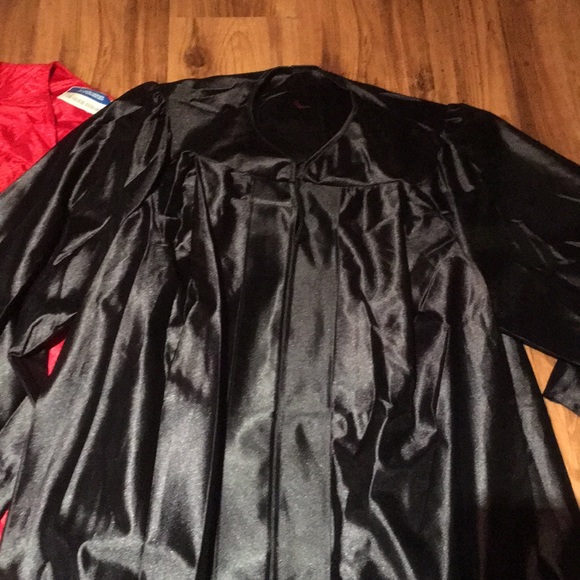 Graduation gown bundle - Picture 3 of 6